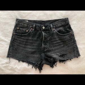 Levi’s 501 Original Shorts in Washed Black, Sz 28